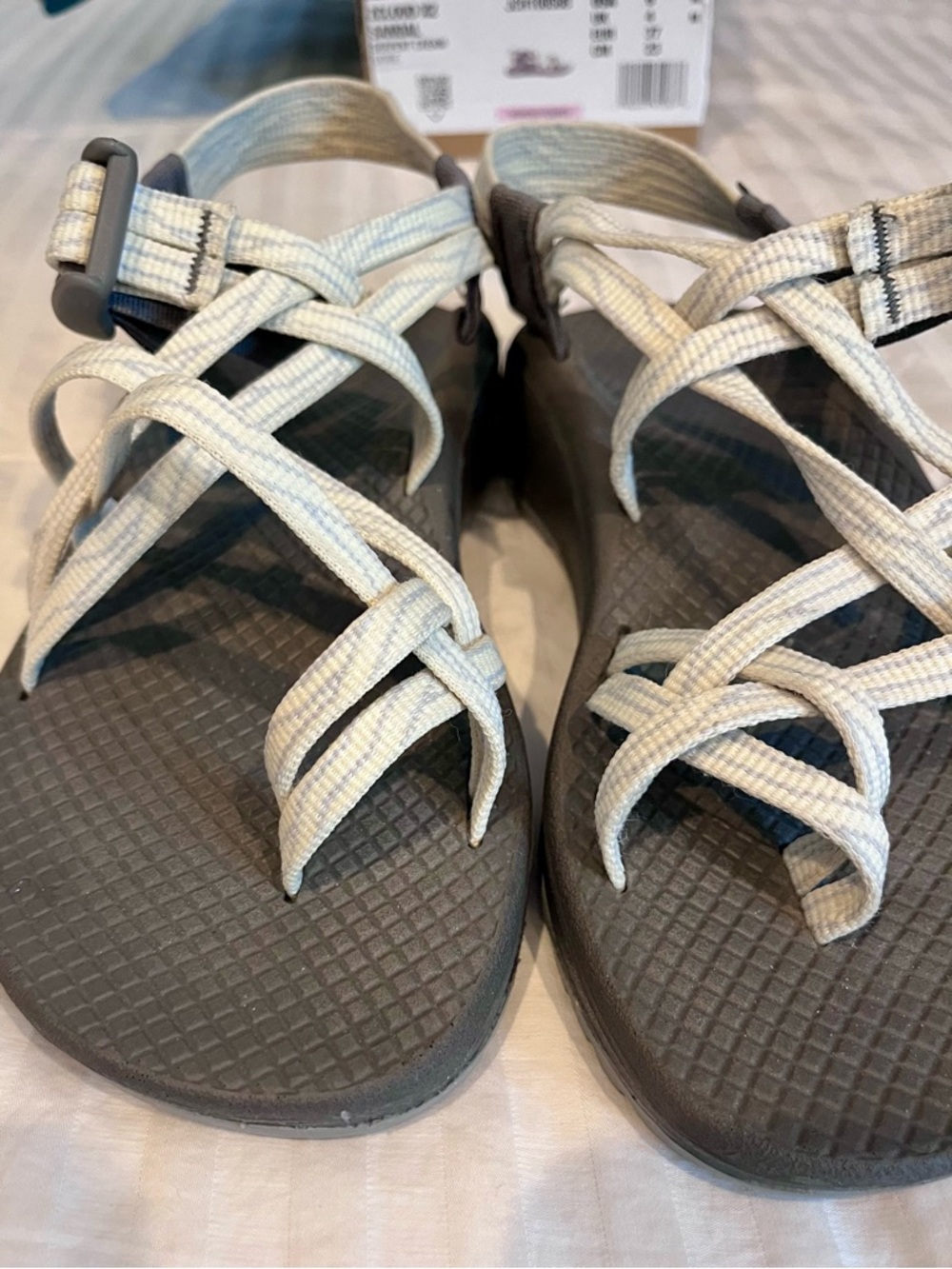 Chaco Women's Cream Gray strappy sandal Zcloud X2 serpent cream US 6